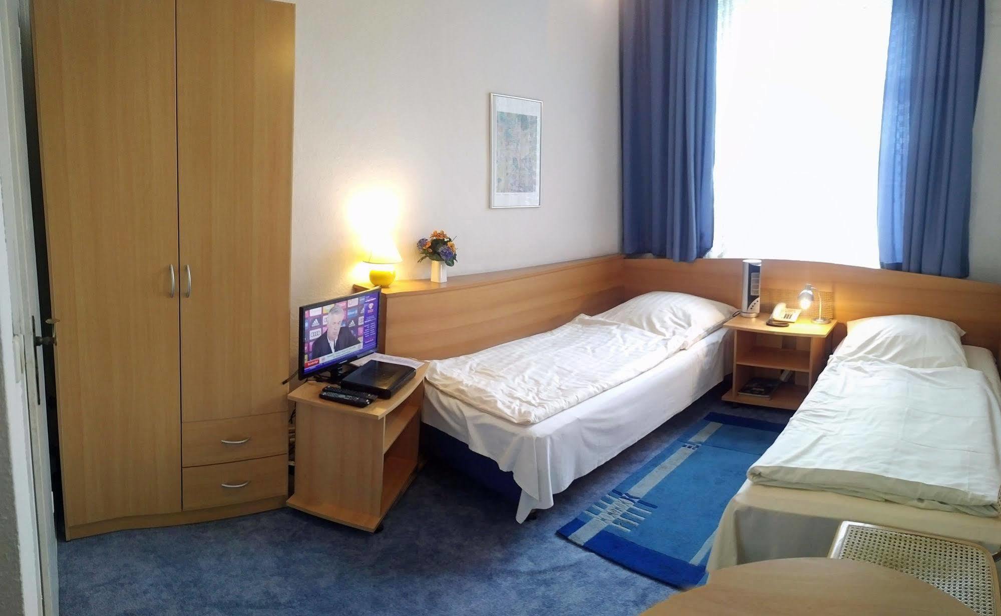 Central Budget Hotel Bonn Eksteriør billede