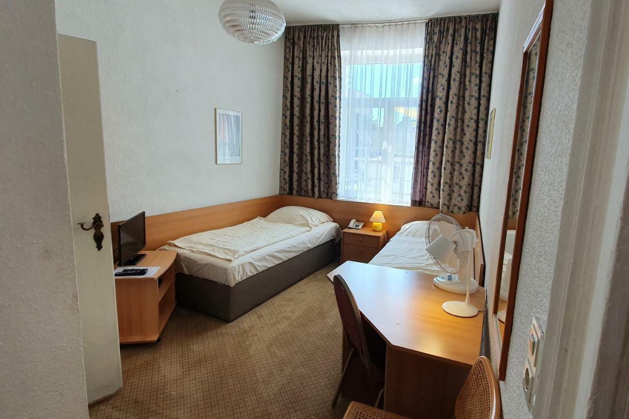 Central Budget Hotel Bonn Eksteriør billede